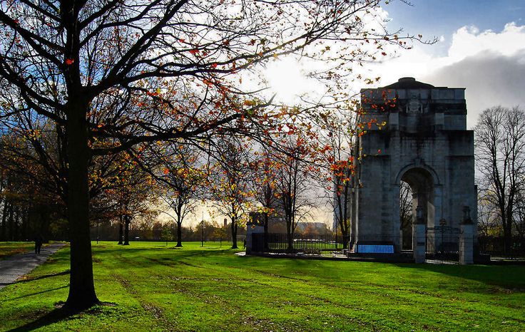 Leicester Victoria Park on an autumnal day